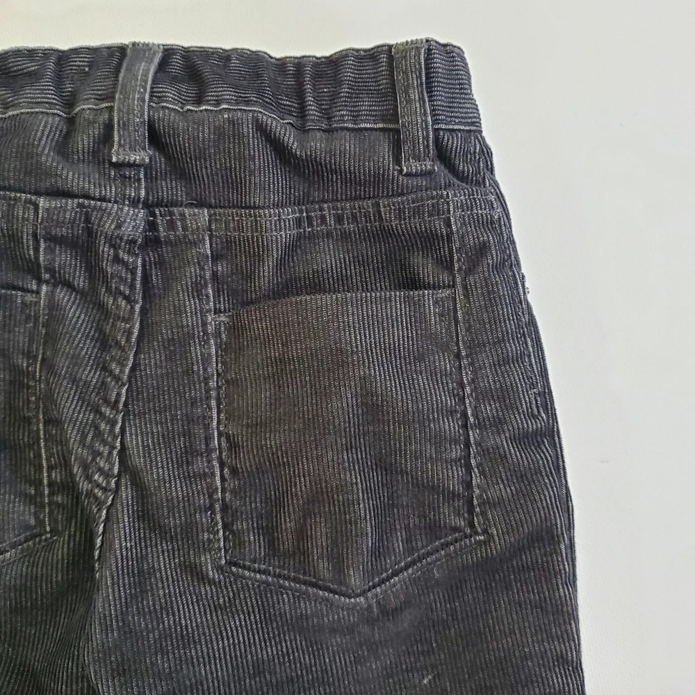 K1009 GapKids Boys Slim Straight Fit Corduroy Pants Charcoal Gray Size 6